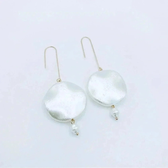 DROP Dangle Pearl Earrings - Picture 1 of 2